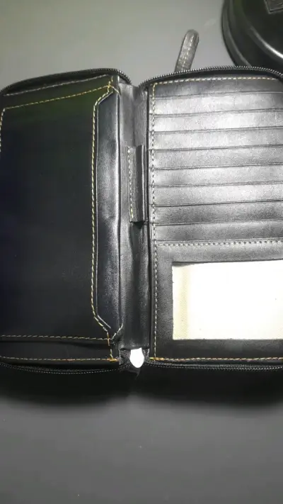 Billetera de cuero negra con múltiples compartimen - miniatura 2