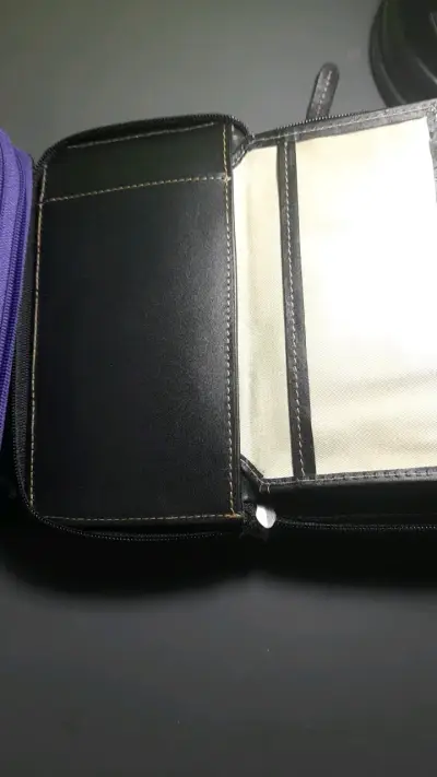 Billetera de cuero negra con múltiples compartimen - miniatura 3