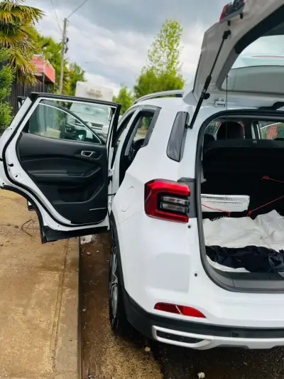 SUV Chery Tiggo 3   2022 en muy buen estado - miniatura 2