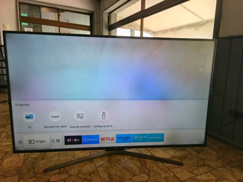 Televisor Smart TV Samsung LED 65 pulgadas - 2