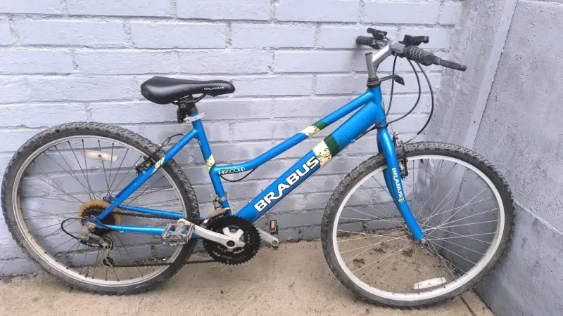 Bicicleta Brabus azul con cambios Shimano - 1