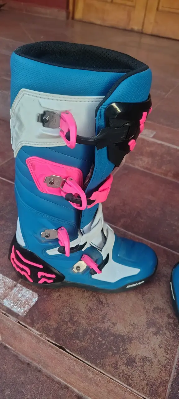 Botas de motocross Fox azules y rosas - 3