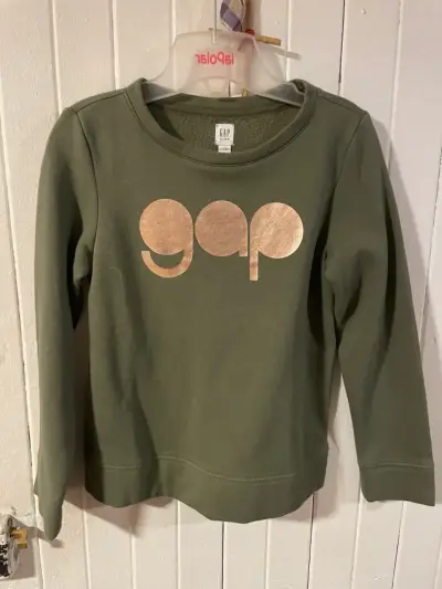 Polerón verde para niños GAP Kids talla L - miniatura 1