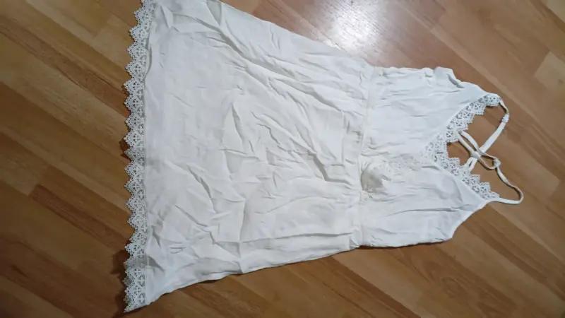 Vestido blanco con encaje para mujer