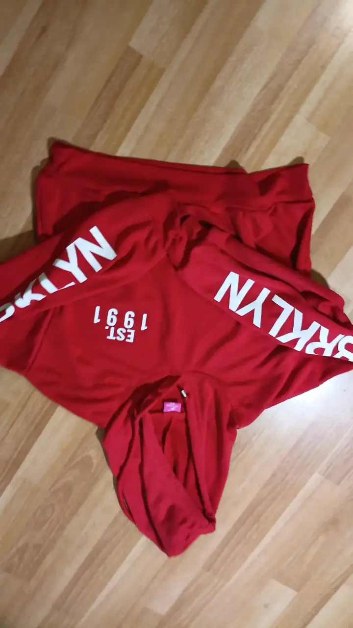 Polerón rojo con capucha Brooklyn