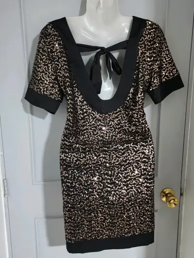 Vestido de lentejuelas negro con dorado - miniatura 4