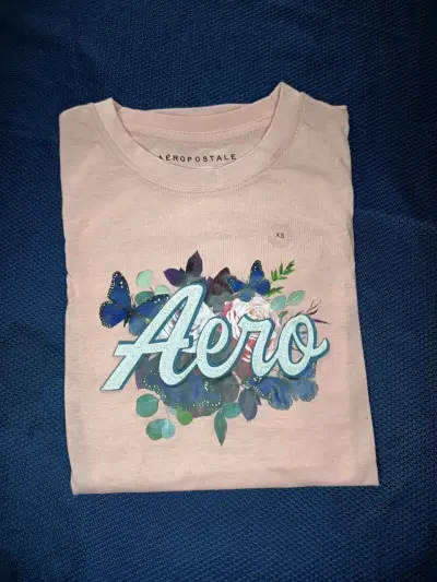 Polera Aeropostale con diseño floral - miniatura 1