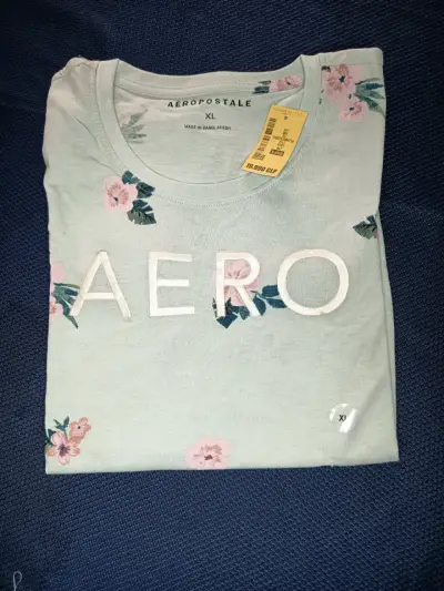 Polera Aeropostale con diseño floral - miniatura 2