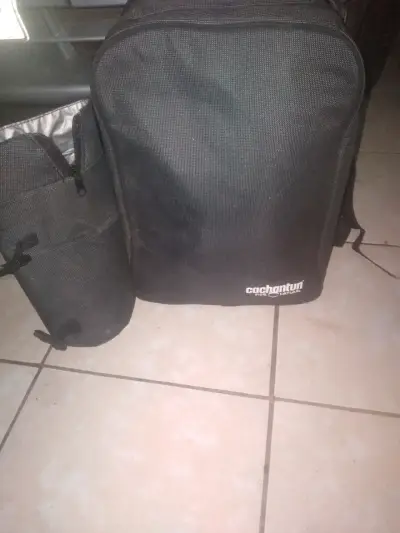Mochila térmica negra con compartimento lateral - miniatura 3
