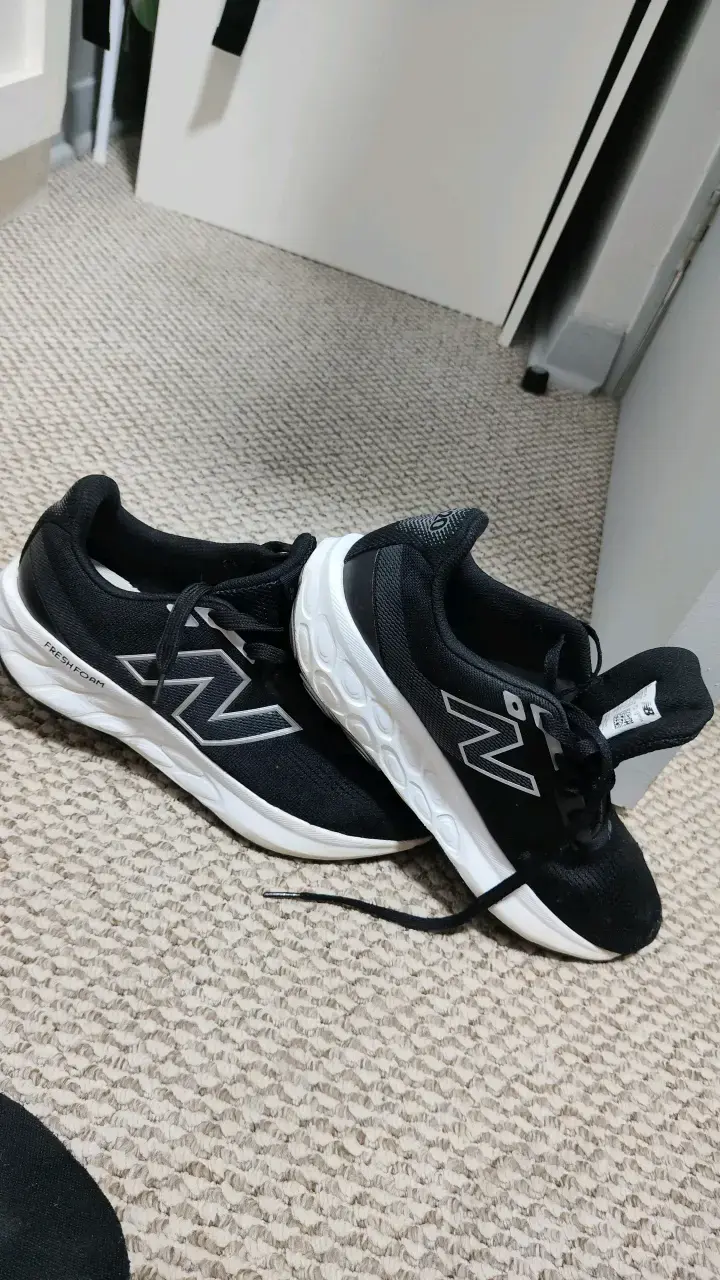 Zapatillas deportivas negras New Balance Fresh Foam - 4