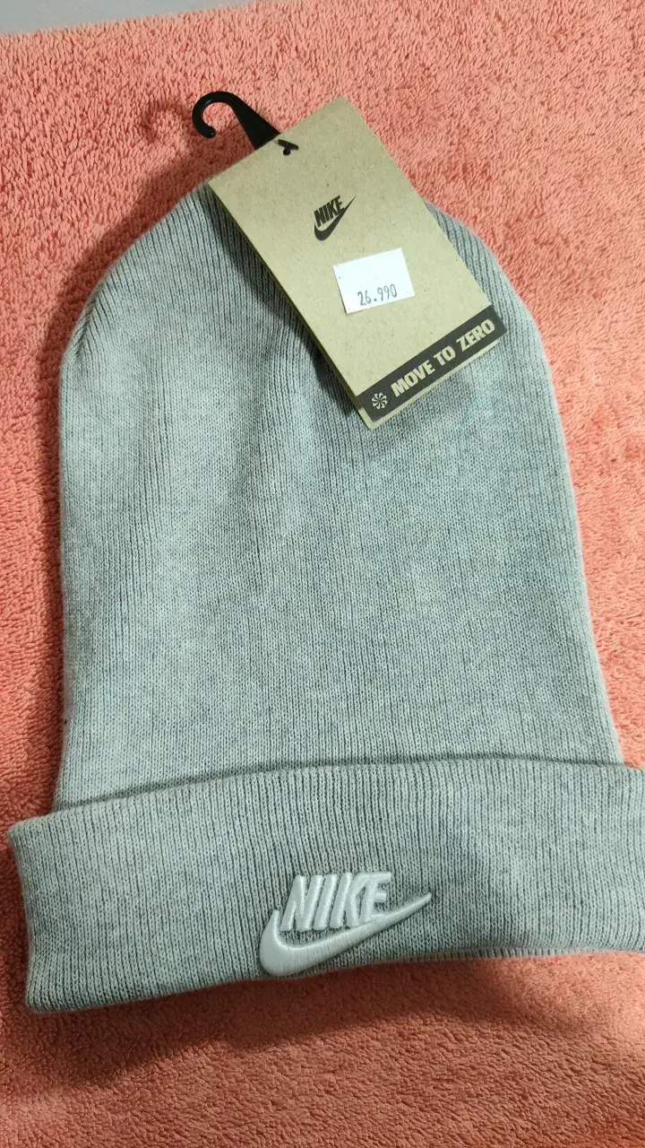 Gorro de lana gris Nike unisex