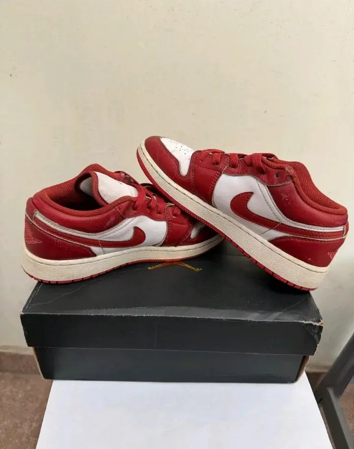 Zapatillas deportivas rojas y blancas Nike - 2