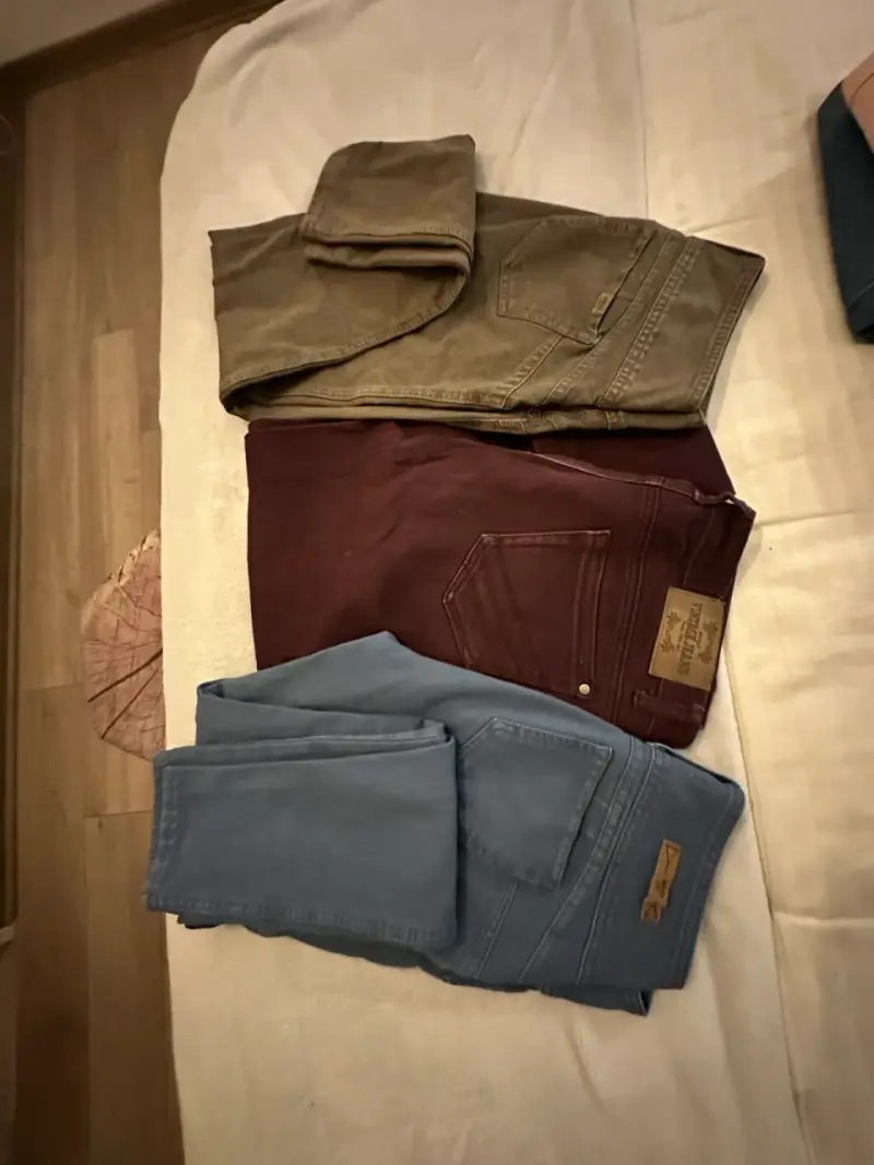 Lote de jeans para mujer en varios colores