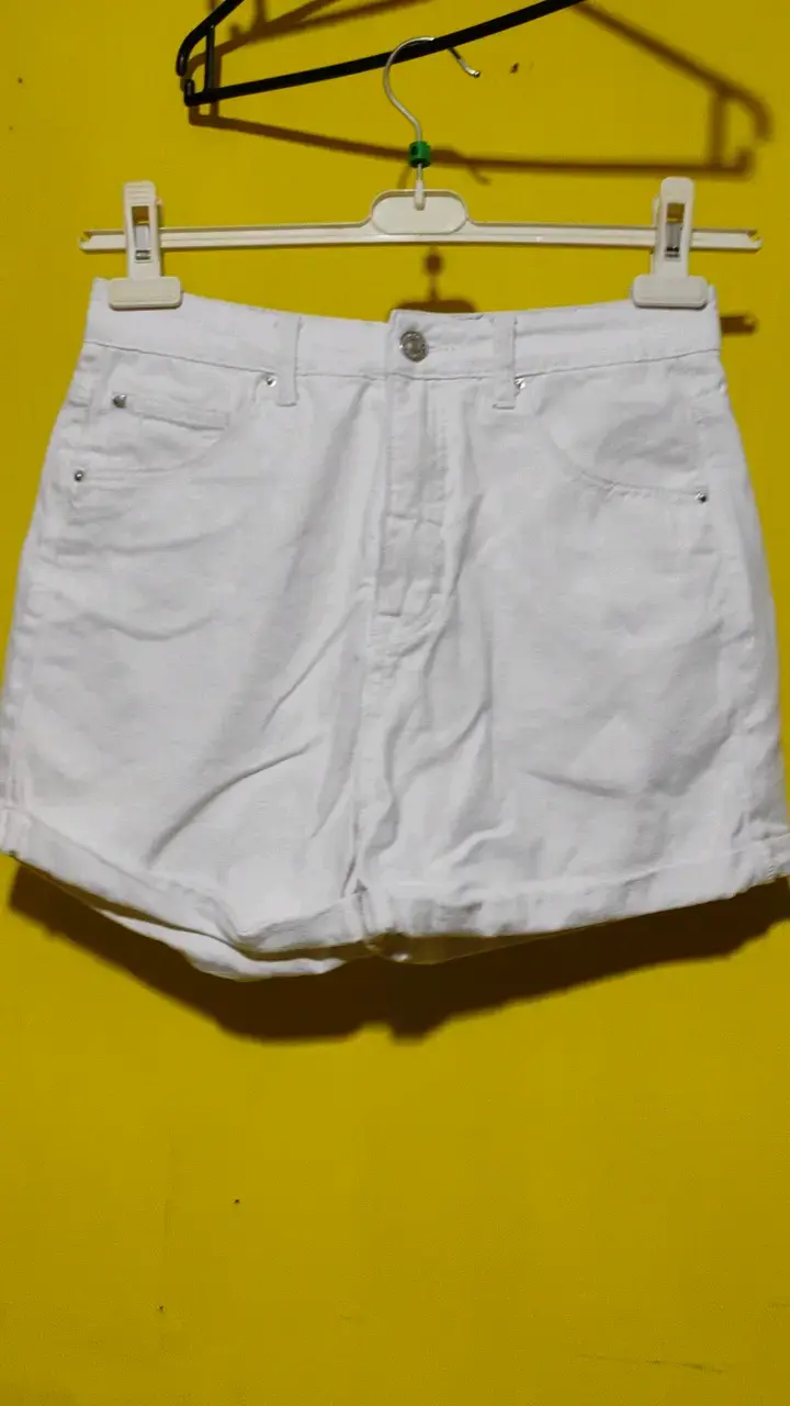Shorts Americanino de mezclilla blancos estilo mom - 1