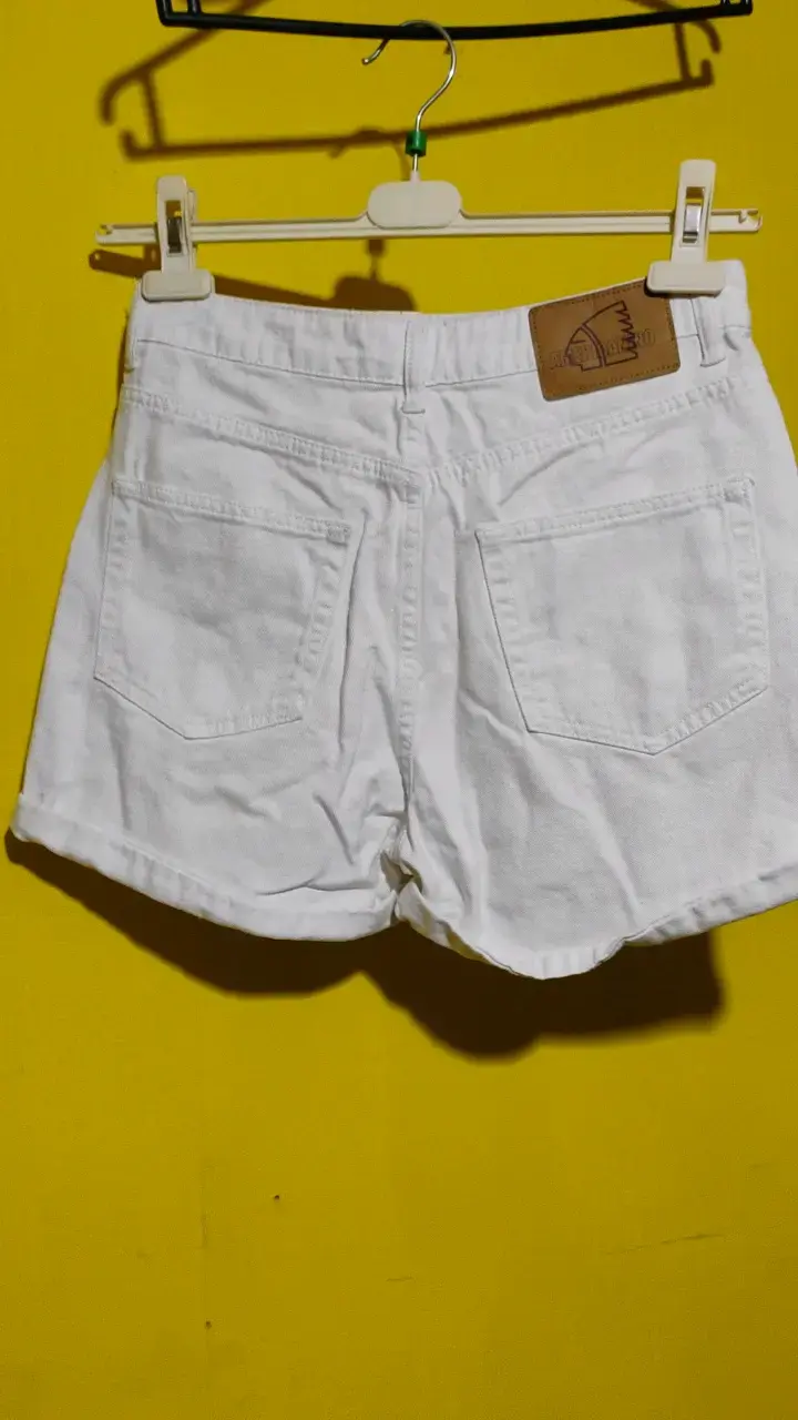Shorts Americanino de mezclilla blancos estilo mom - 2