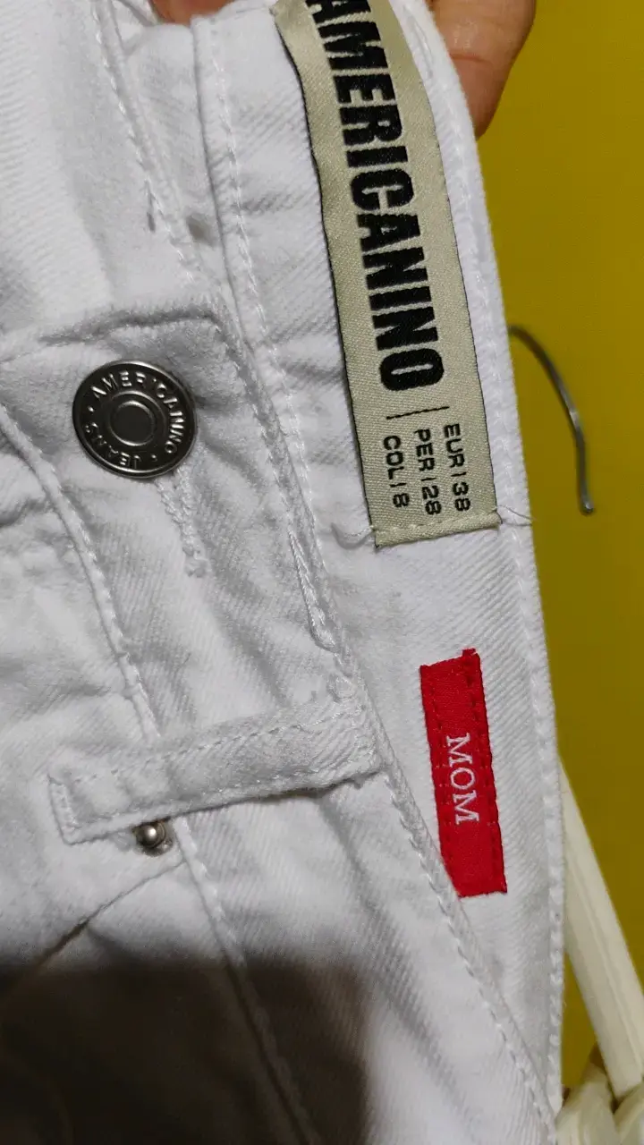 Shorts Americanino de mezclilla blancos estilo mom - 3