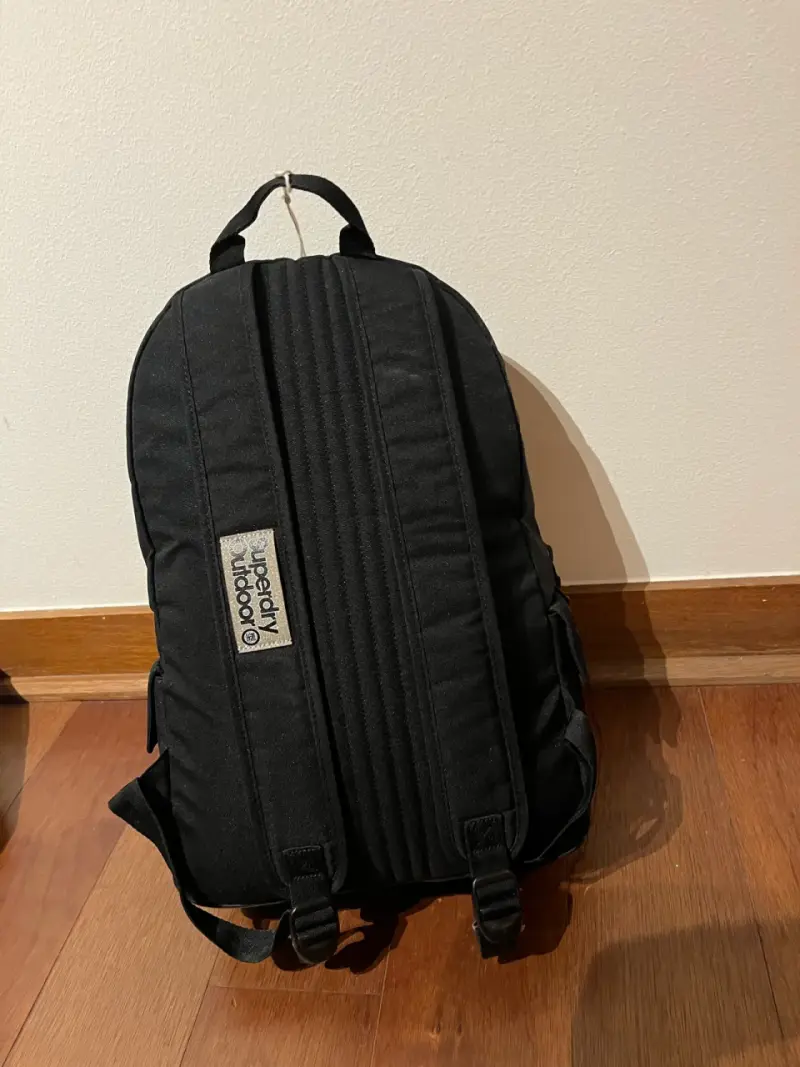Mochila Superdry Outdoor Originals negra con bordados - 2