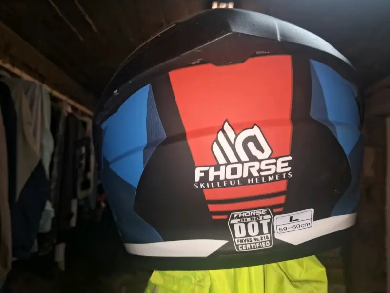 Casco de moto Fhorse azul con diseño moderno - 3