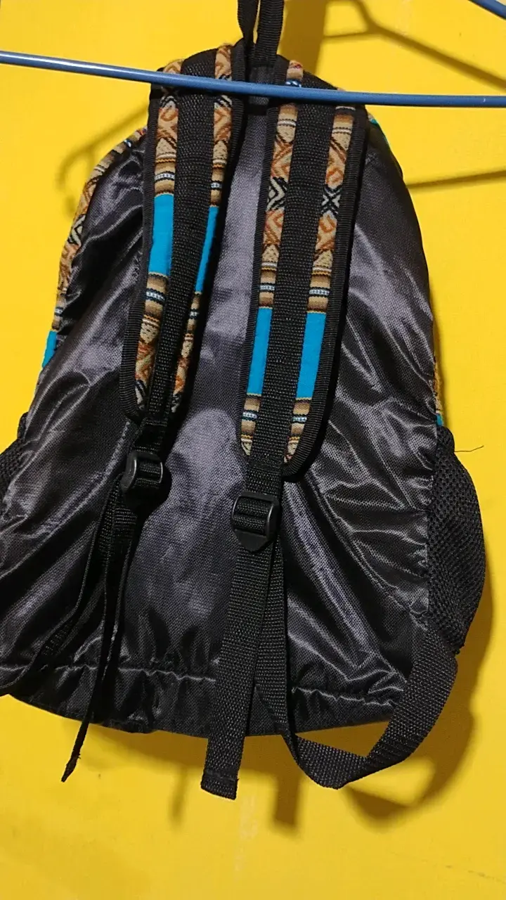 Mochila étnica con diseño peruano y bolsillos laterales - 2