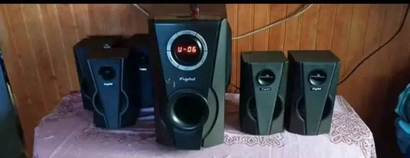 Sistema de parlantes con subwoofer Figital - 4