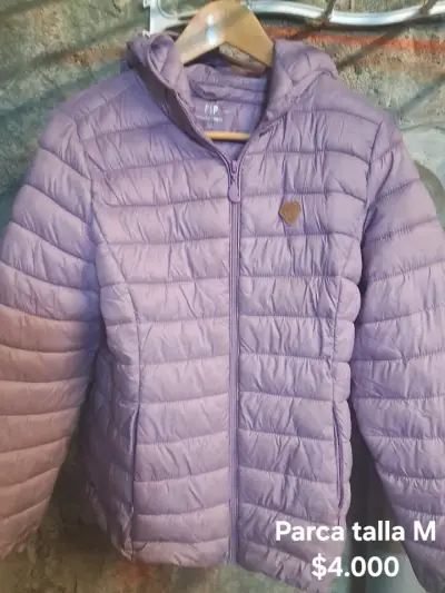 Parca morada talla M para mujer - miniatura 1