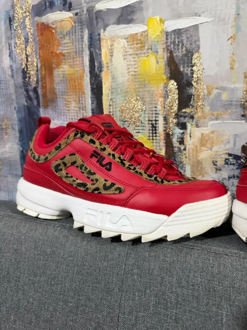 Zapatillas deportivas Fila rojas con estampado animal - 1