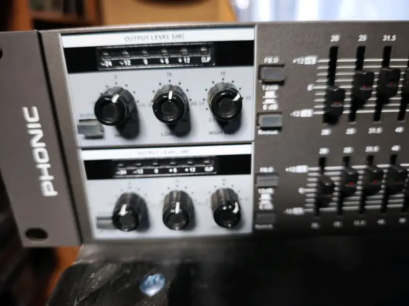 Ecualizador gráfico Phonic GEQ3102F profesional - 2