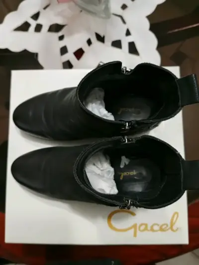 Botines de cuero negro con taco marca Gacel - miniatura 3