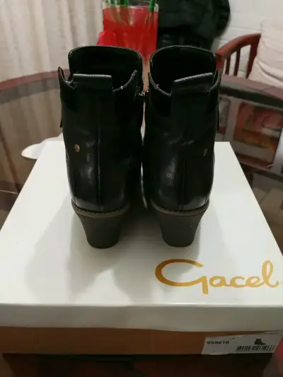 Botines de cuero negro con taco marca Gacel - miniatura 4