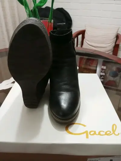 Botines de cuero negro con taco marca Gacel - miniatura 5