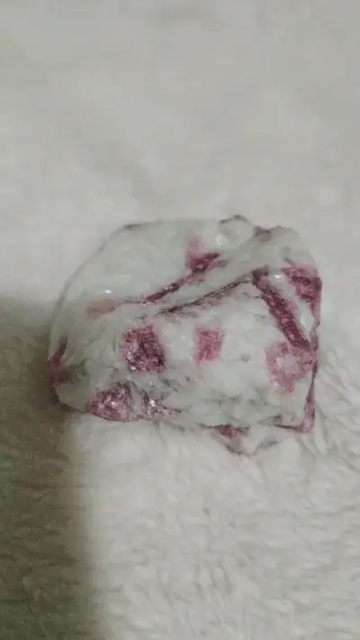 Mineral de Rubelita en Bruto - miniatura 2