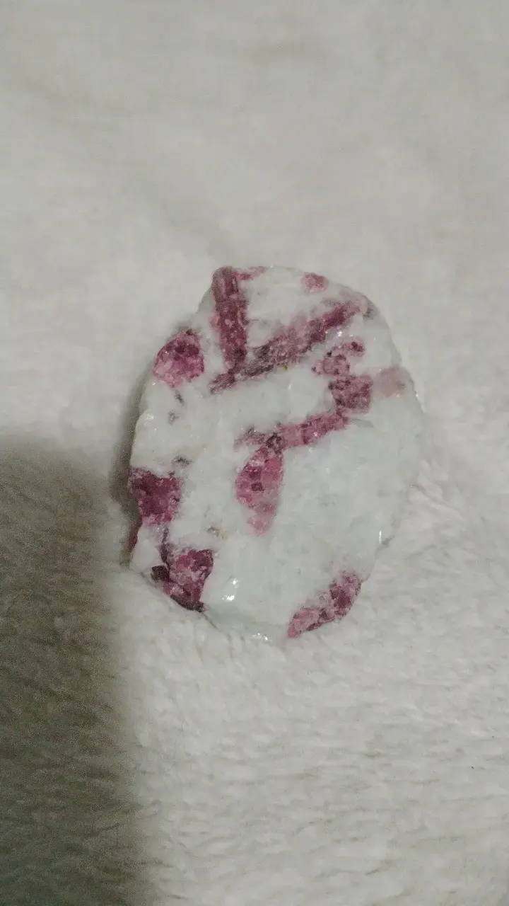Mineral de Rubelita en Bruto - 3