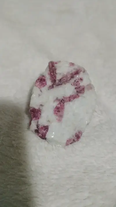 Mineral de Rubelita en Bruto - miniatura 3