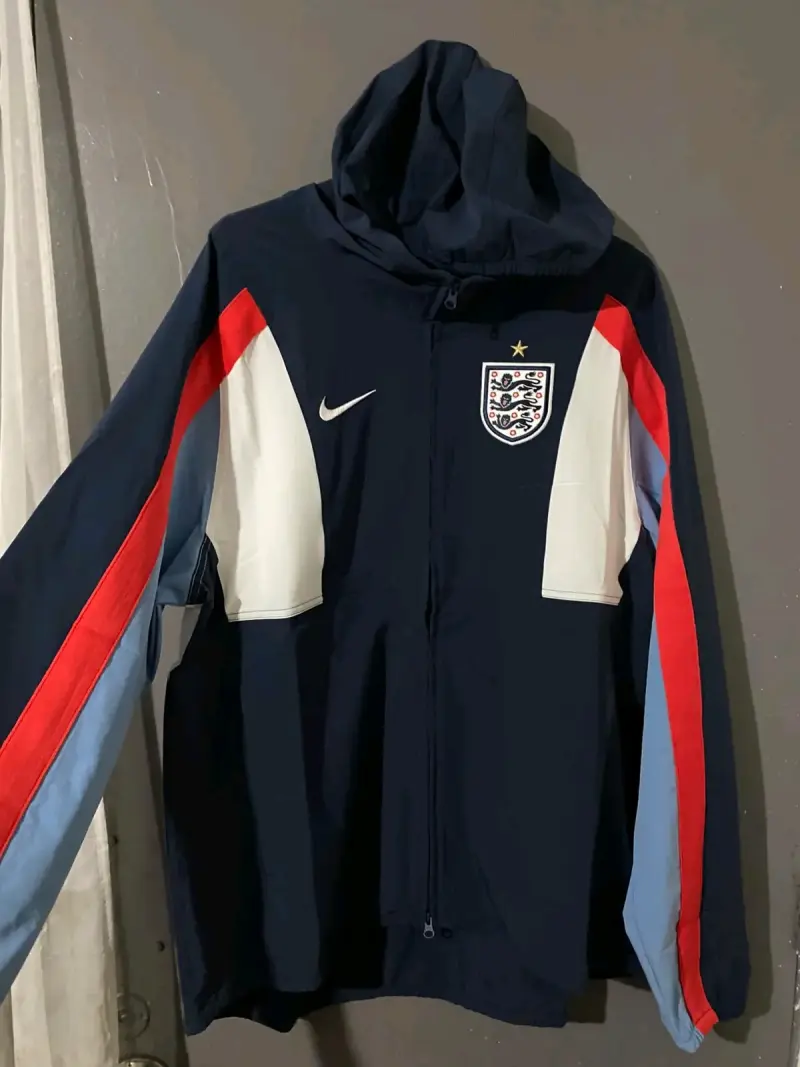 Chaqueta deportiva Nike England con capucha - 2