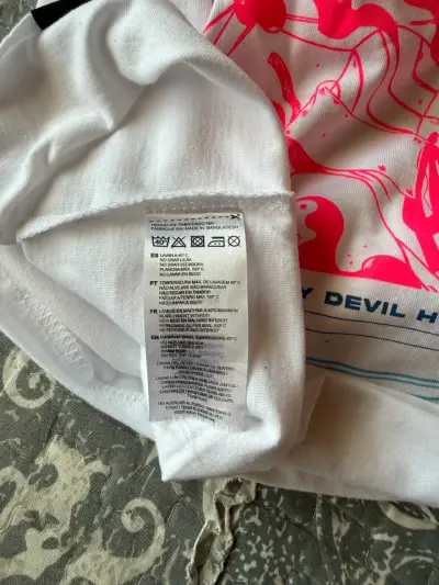 Polera blanca Chainsaw Man - miniatura 3