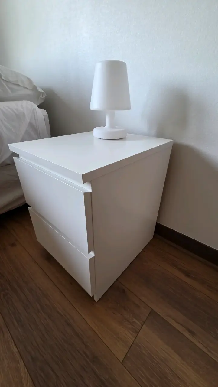 Velador blanco Ikea - 2