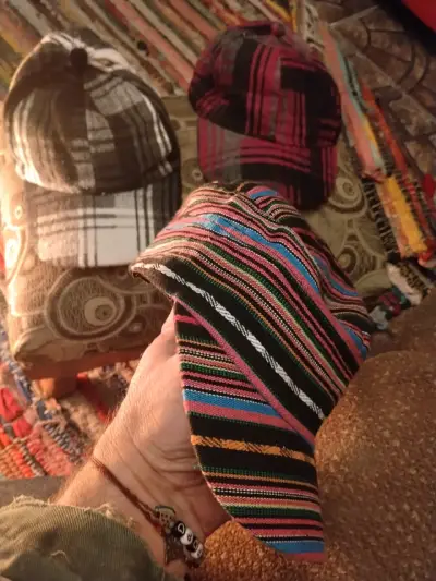 3 Gorros de temporada talla mujer, perfecto estado - miniatura 1