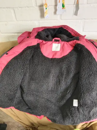 Chaqueta de invierno para niños talla 2,4 y 6 - miniatura 2