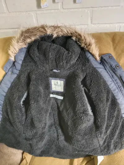 Chaqueta de invierno para niños talla 2,4 y 6 - miniatura 4