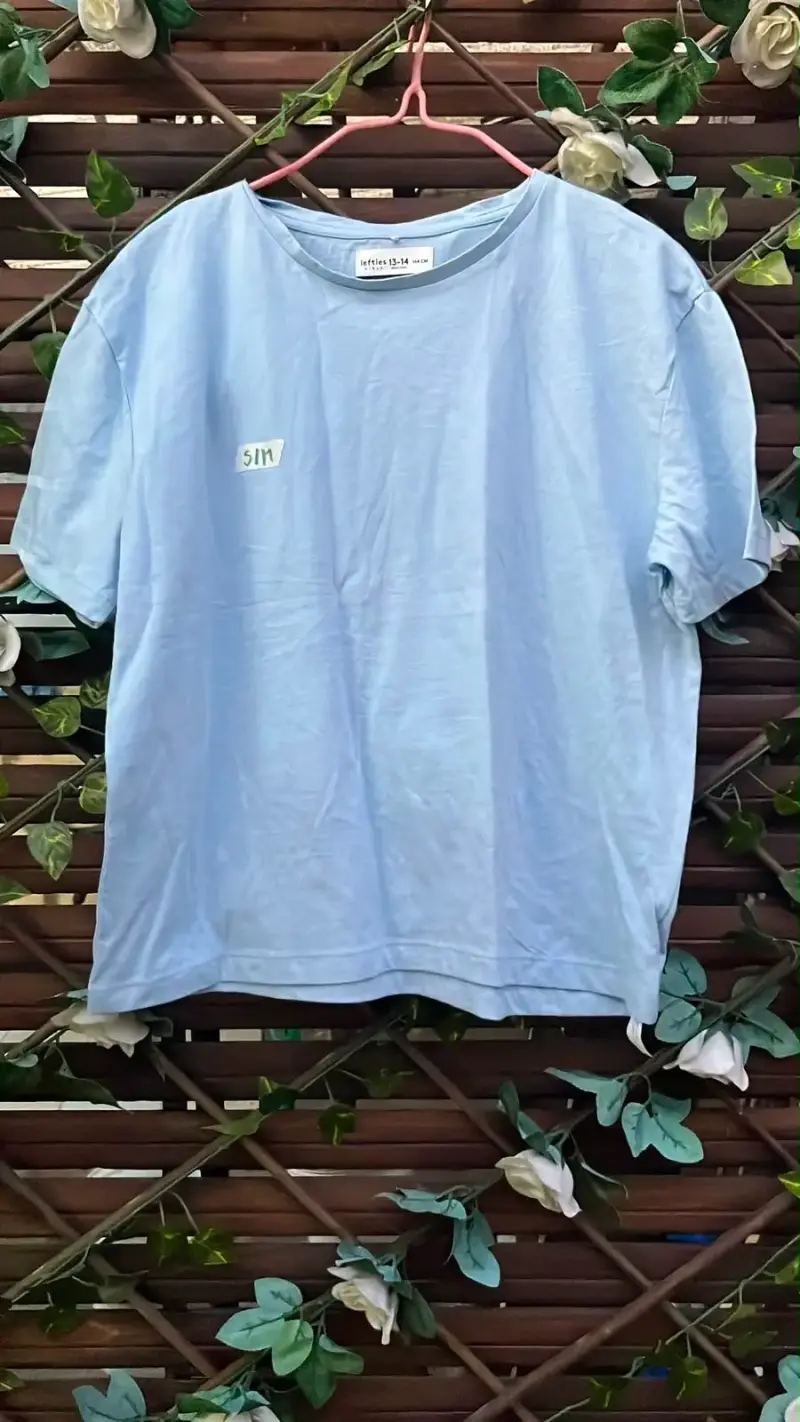 Polera celeste Lefties