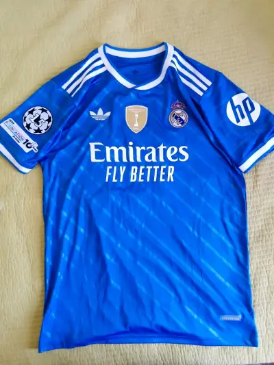 Camiseta real Madrid - miniatura 4