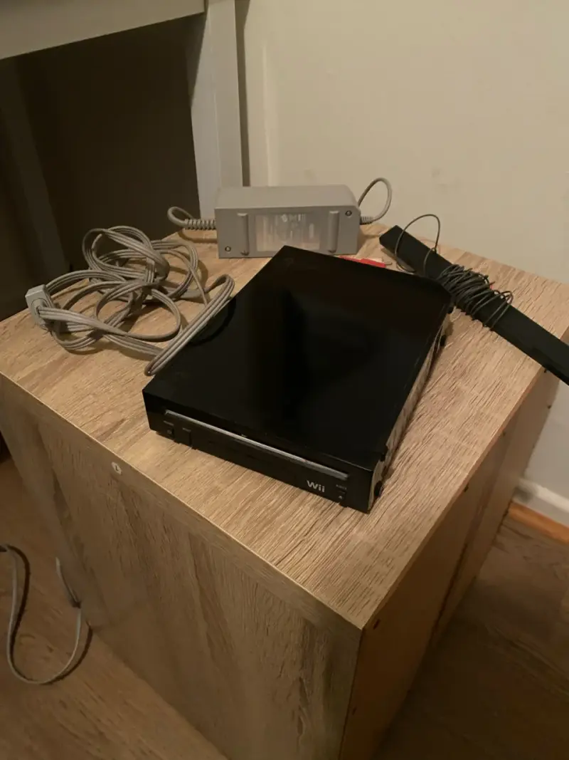 Nintendo Wii original Negra con todos sus cables - 1