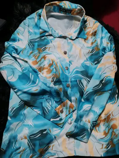 Blusa de satén amarilla con mangas acampanadas - miniatura 4