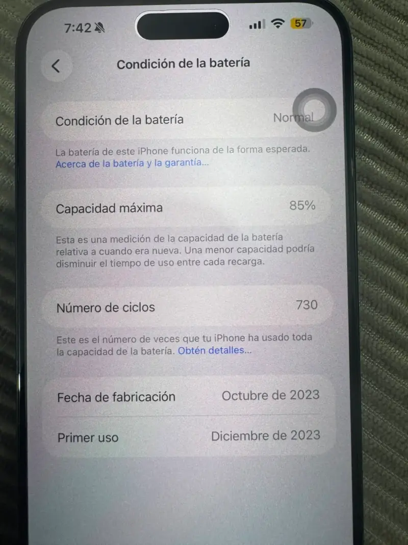 iPhone 15 Pro Max en excelente estado - 2