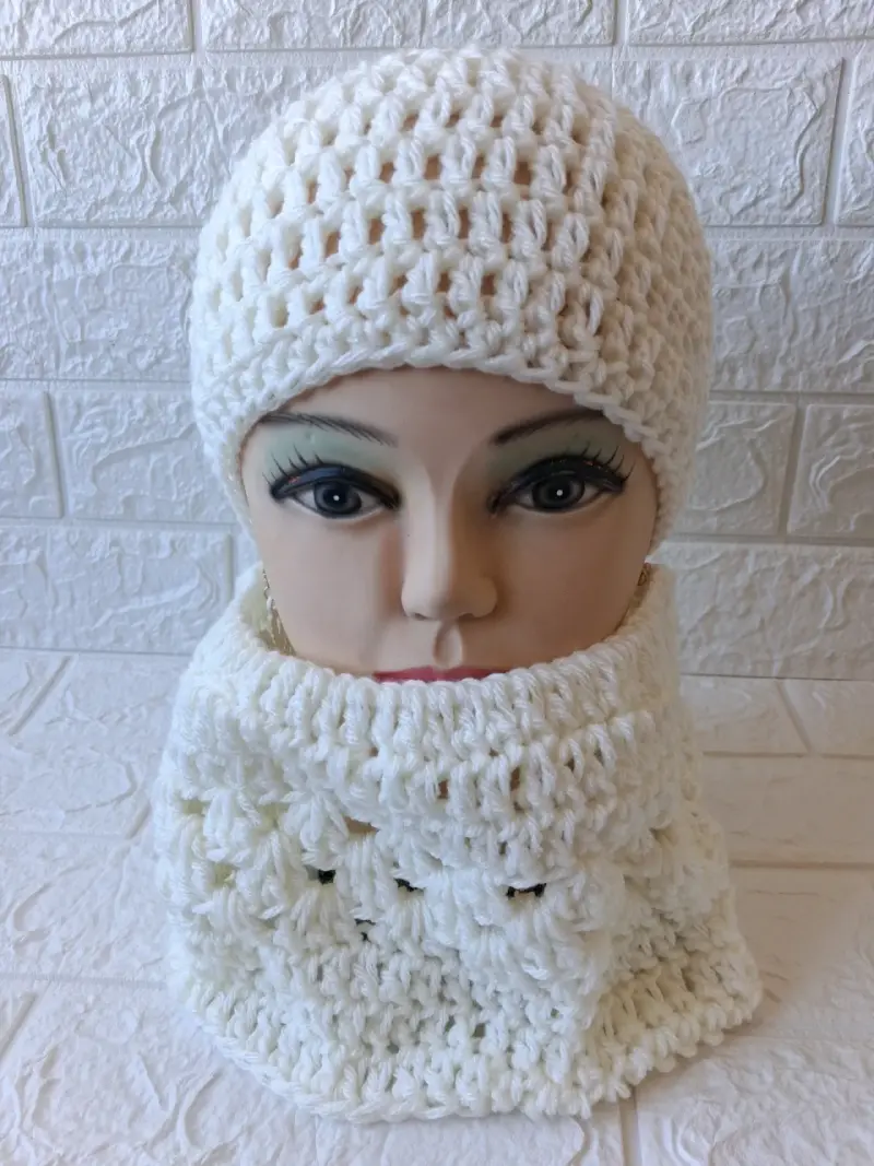 Set de gorro y cuello tejido a crochet - 1
