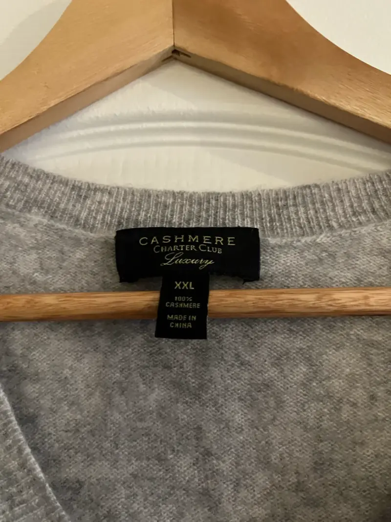 Suéter de cashmere gris para mujer - 3