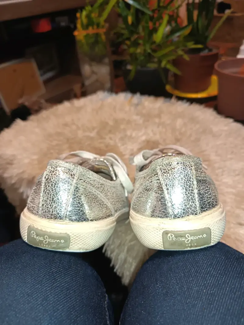 Zapatillas plateadas Pepe Jeans con brillo - 4