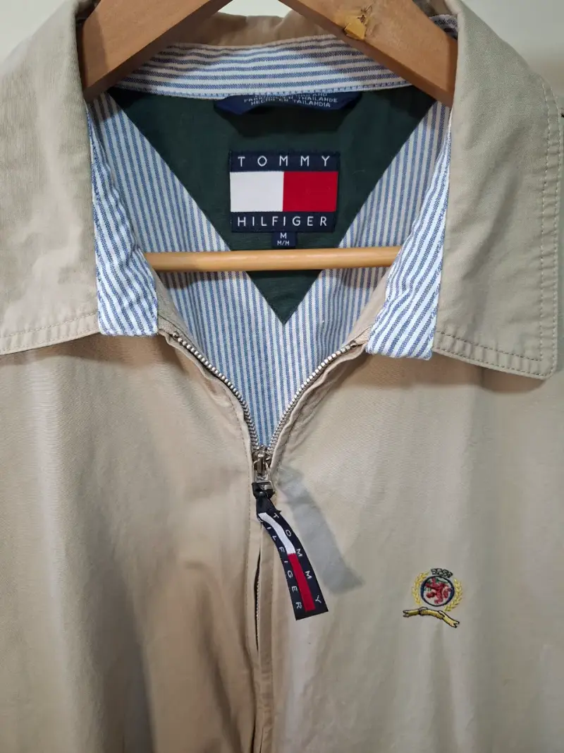 Chaqueta beige Tommy Hilfiger con logo bordado M - 2