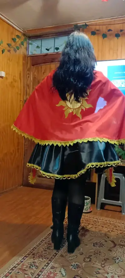 Disfraz de diablada chilena con capa roja - miniatura 2