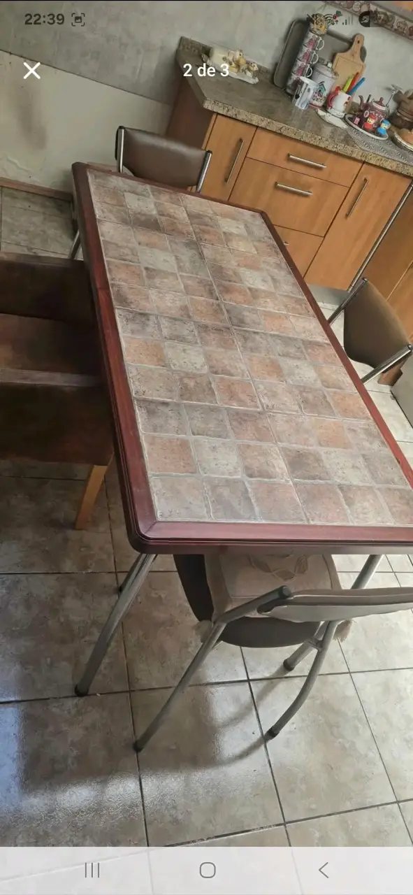 Mesa de comedor rectangular con sillas - 1
